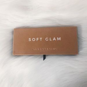 Anastasia Beverly Hills Soft Glam Palette